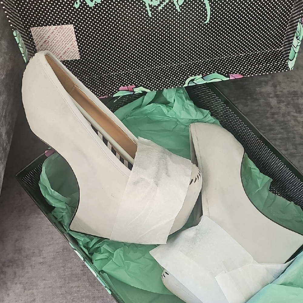 Unique Taylor SAys Platform - Picture 5 of 6
